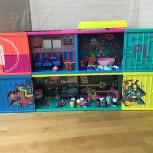 L.O.L Warehouse Playset
